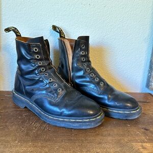 Dr. Marten’s 1460 Laceless Boot M’s 10